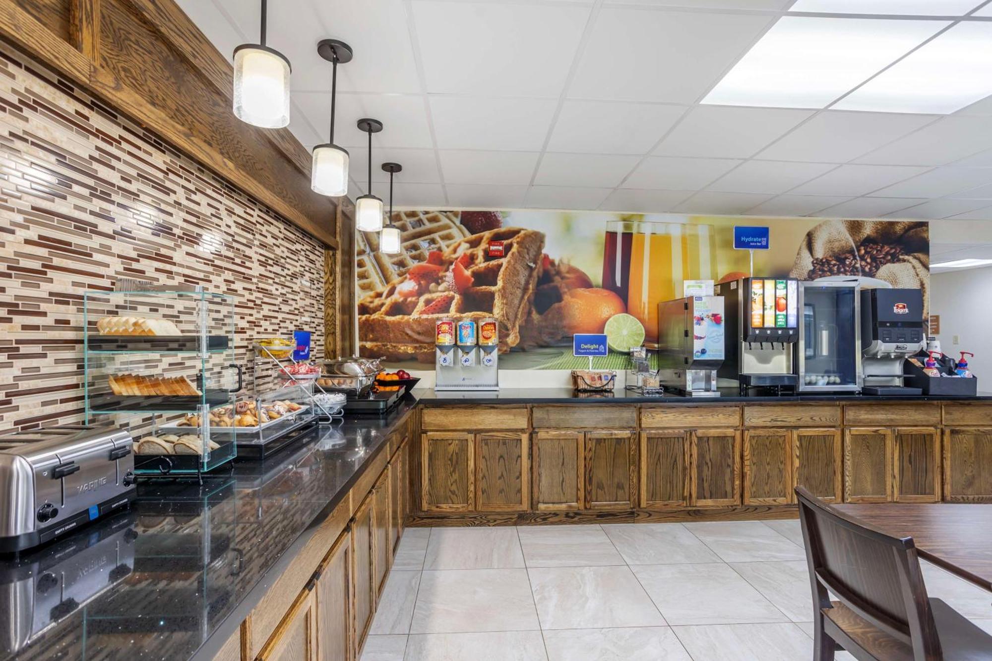 Best Western Inn At Blakeslee-Pocono Экстерьер фото